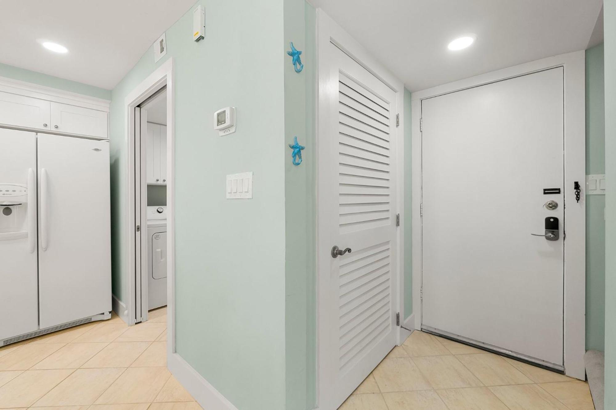 Fabulous 3-bed 3-bath With Private Covered Parking Space! *