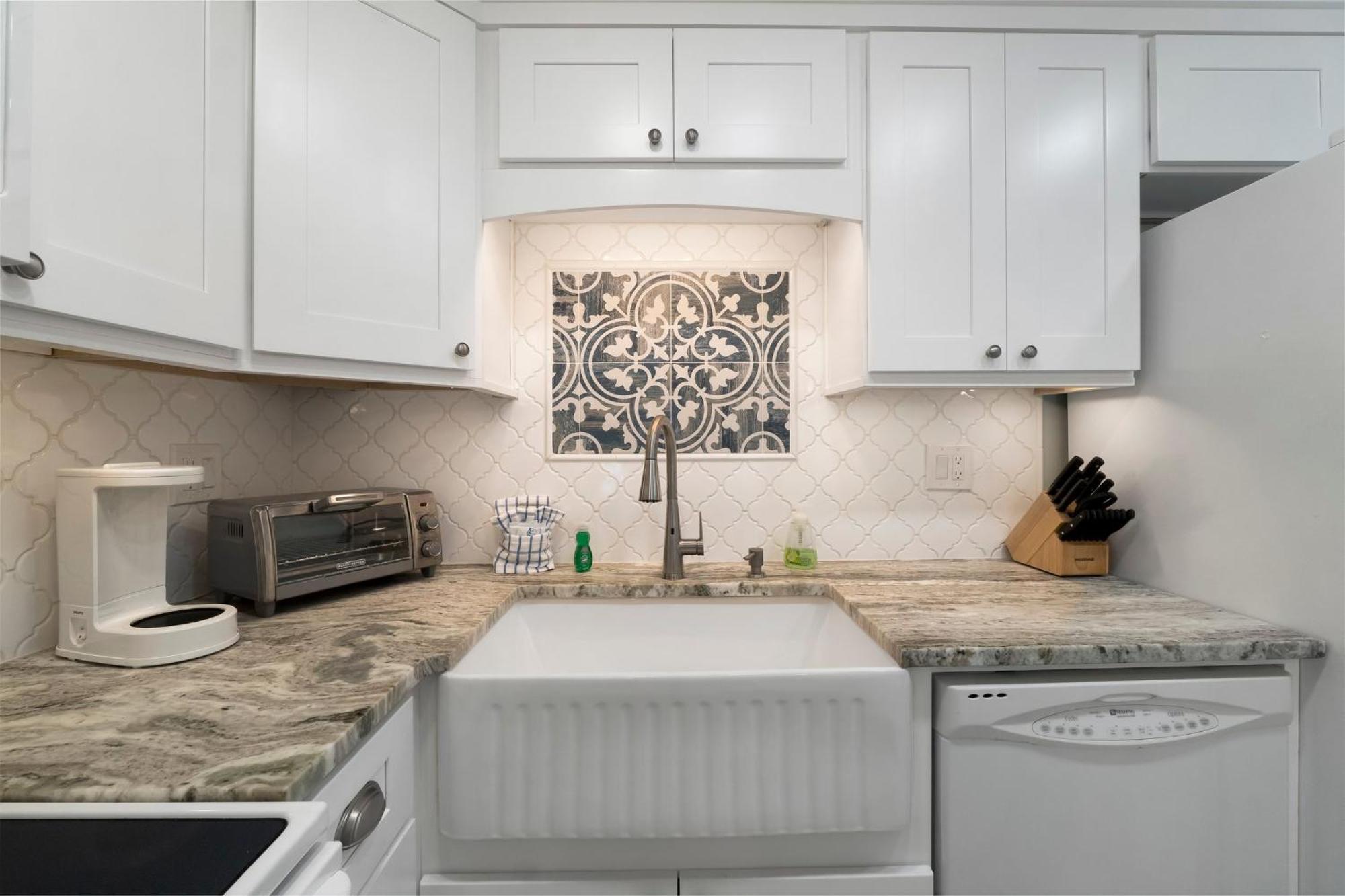 Fabulous 3-bed 3-bath With Private Covered Parking Space! * Panama City Beach
