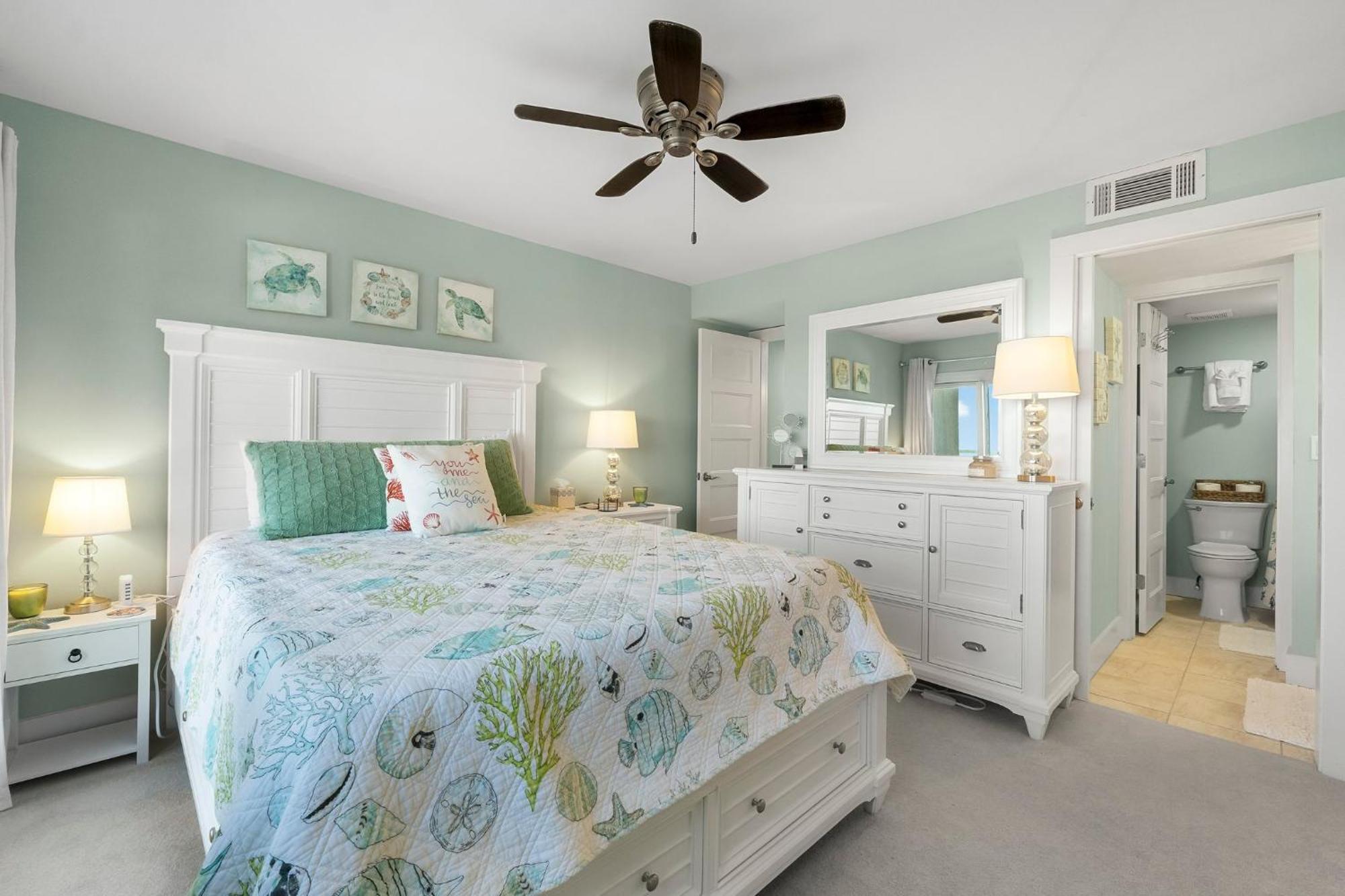 Fabulous 3-bed 3-bath With Private Covered Parking Space! Holiday home Panama City Beach