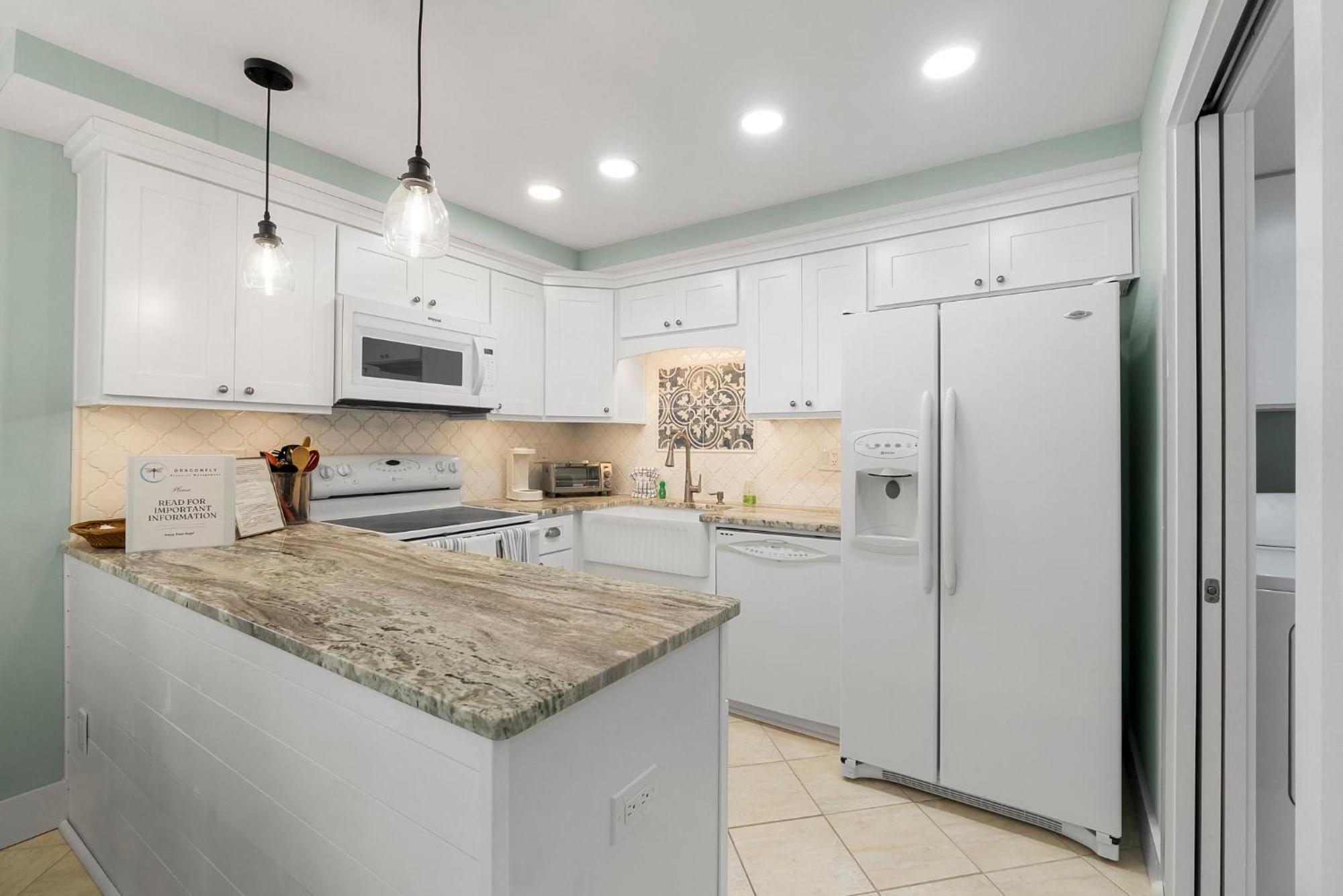 Fabulous 3-bed 3-bath With Private Covered Parking Space! Holiday home Panama City Beach